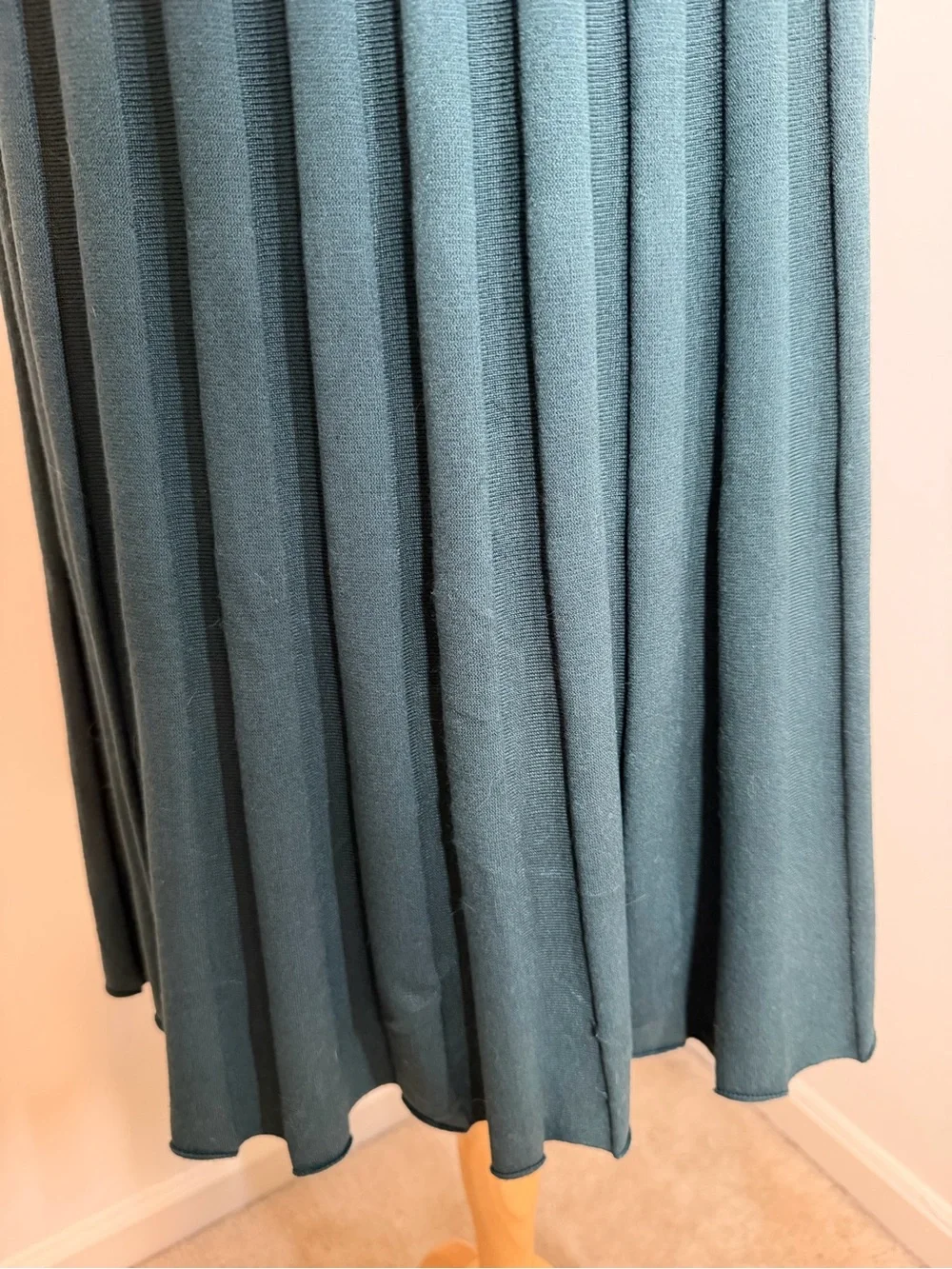 A New Day Women’s Dark Green -SZ M-  Pleated Ribbed Knit Midi Skirt